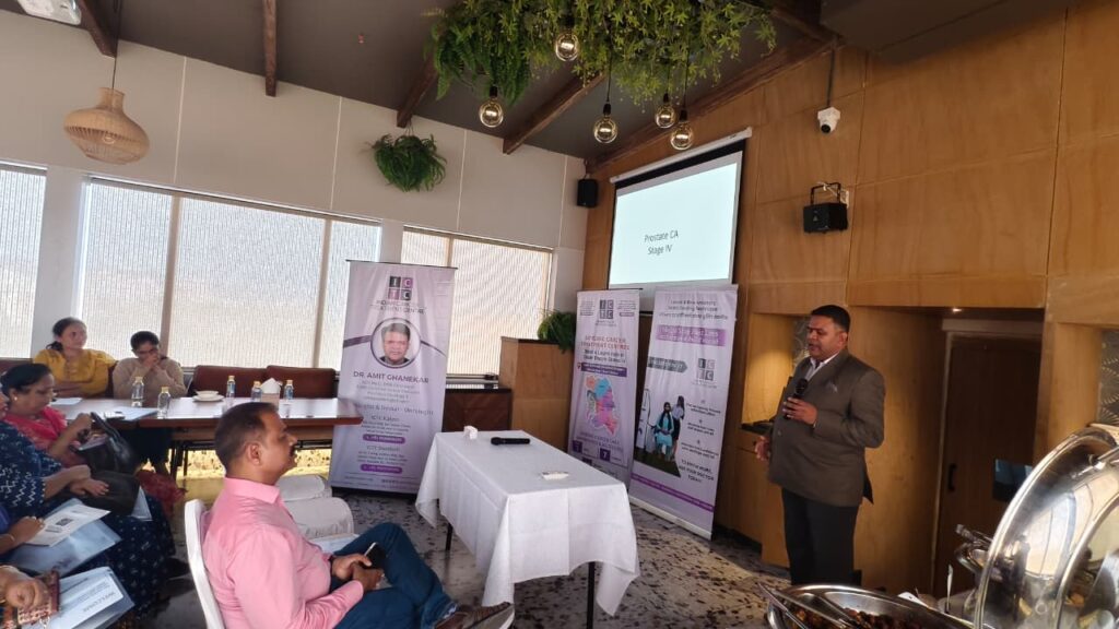Dr-Amit-Ghanekar-cancer-specialist-dombivli-giving-talk-to-drs-association-of-ambernath