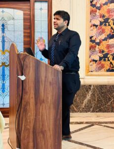 best-oncologist-in-dadar-mumbai-dr-viraj-nevrekar-speaking-at-goregaon-medical-association