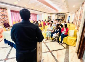 dr-viraj-nevrekar-best-oncologist-at-dadar-mumbai-speaking-at-goregaon-medical-association